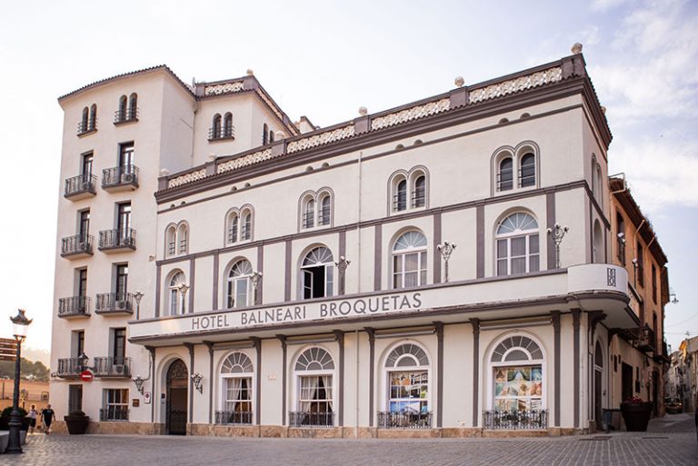 Hotel balneario-broquetas